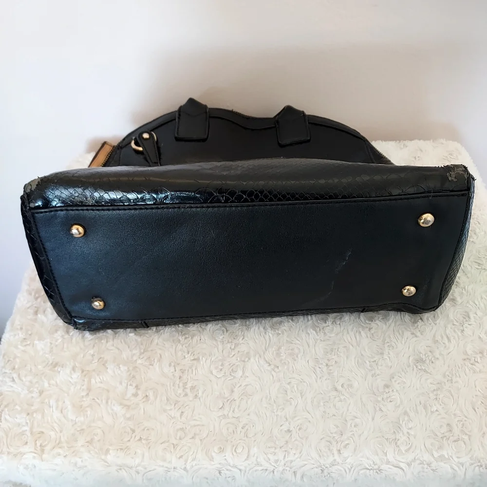 Large Black Tote Purse Bag with faux snake details satin lining - Picture 3 of 16